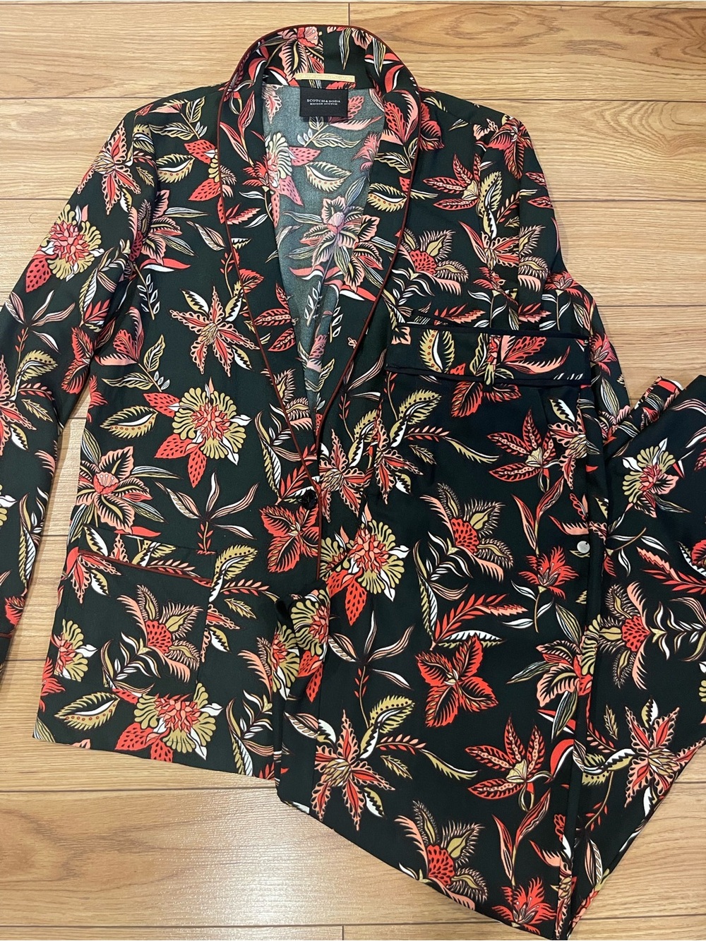 Scotch & Soda matching Set Black Floral Print blazer (large) with pants (small)